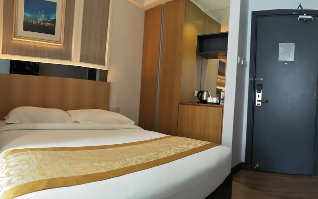 Double Studio (full double bed) · Hotel Transit Kuala Lumpur — photo 2
