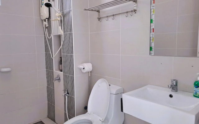 JB Bukit Indah Skyloft Suites
