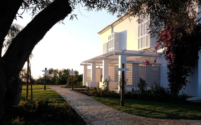 Отель Vila Monte Farm House Португалия, Монкарапашу - отзывы, цены и фото номеров - забронировать отель Vila Monte Farm House онлайн вид на фасад