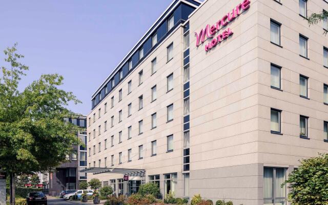 Mercure Hotel Düsseldorf City Nord вид на фасад