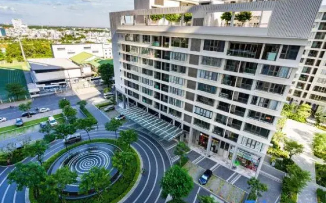 The Peak MidTown Saigon Apartments