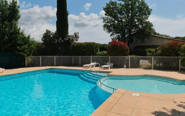 Duplex in Tourrettes With Pool Access