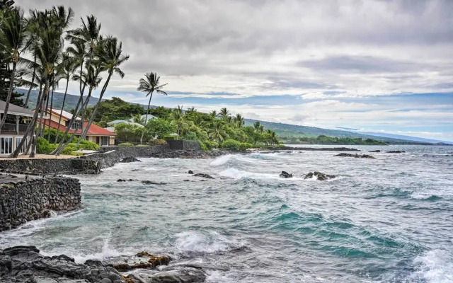 Walk to Turtle Beach From Kailua-kona Apt!
