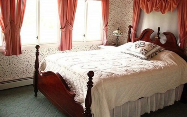 Kings Hill Inn