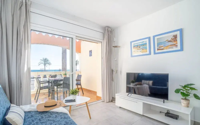 Beachfront Apartment in Empuriabrava