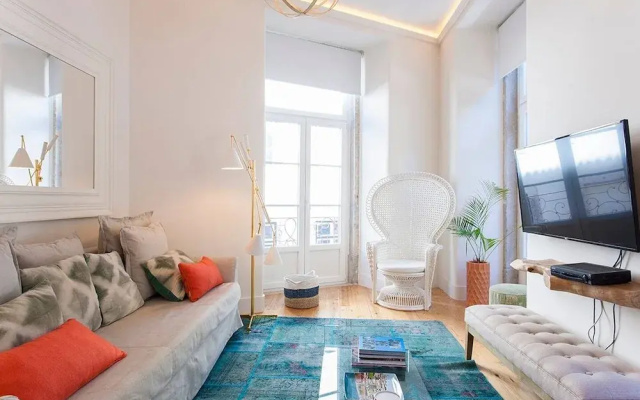 Traveling To Lisbon Castelo Apartments
