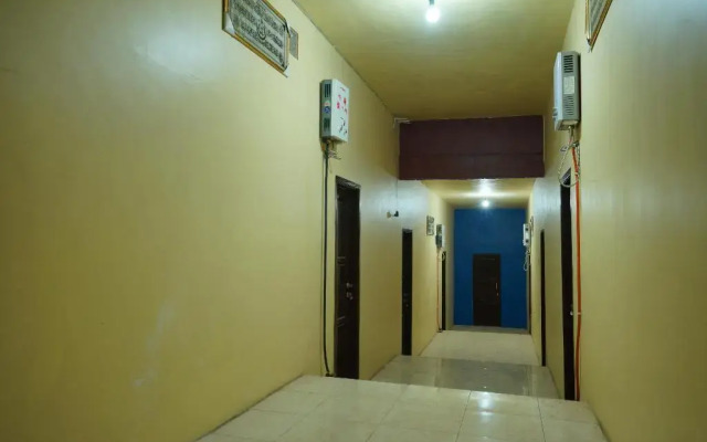 OYO 927 Carina Hotel