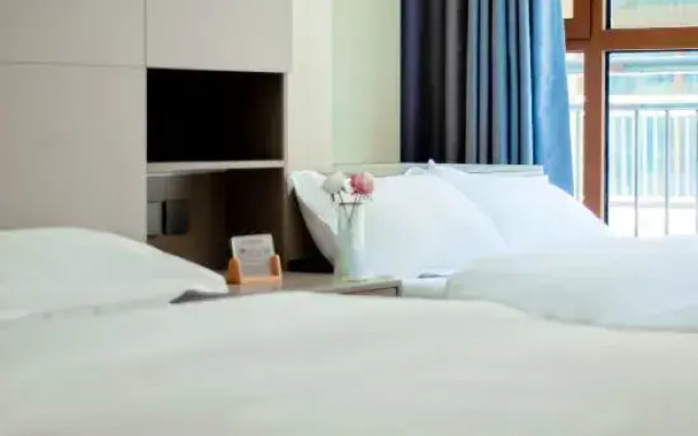 Canghai Yishu B&B