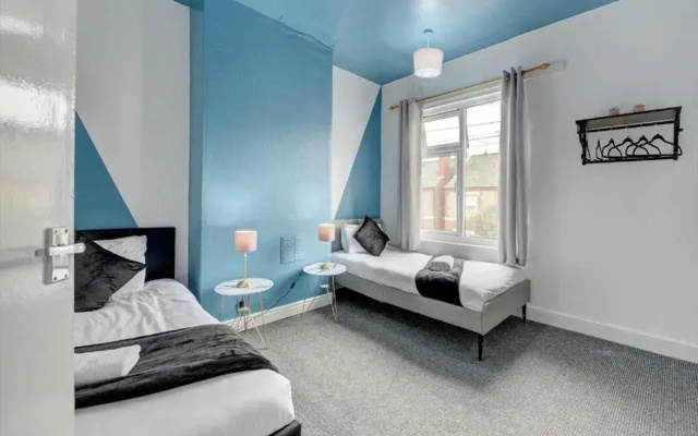 Central - 2br House - Free Parking - Garden
