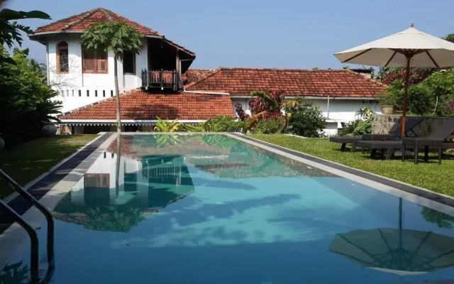 Robinhill Suites