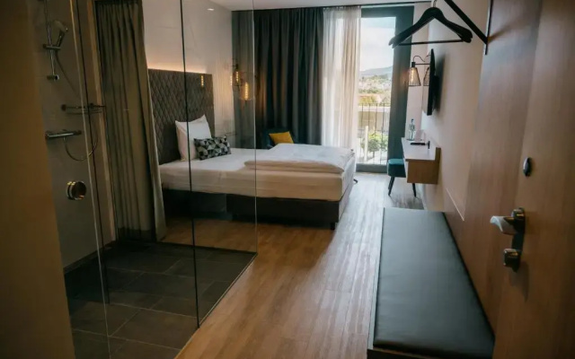 Loom Hotel Skybar