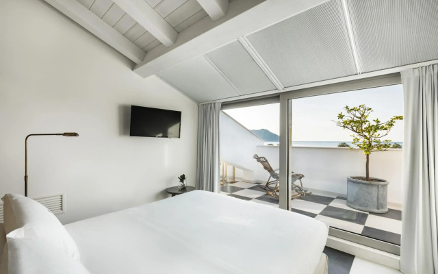 SeeBay Hotel