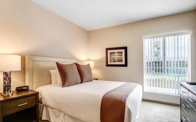 Global Luxury Suites at Marina Del Rey