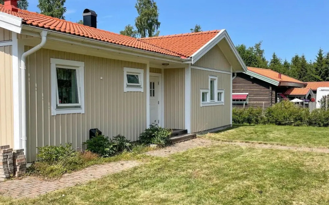 Amazing Home in Tived With Wifi and 2 Bedrooms