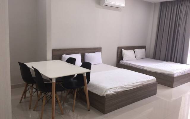 Апартаменты AirAnC 601 Airport Apartment and Cars комната для гостей