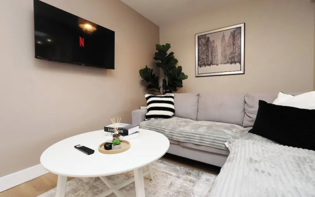 Modern 5BR Home new