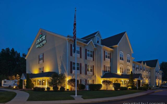 Отель Country Inn & Suites Columbus Airport-East вид на фасад