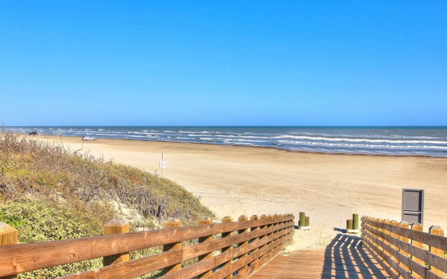Mare Nostrum at Sunflower Beach
