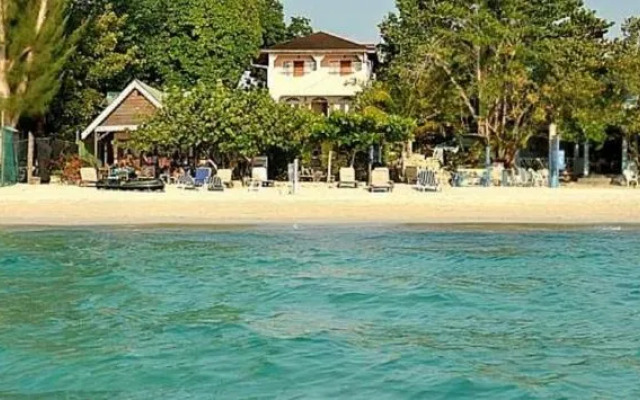Secrets Cabins on Negril Beach