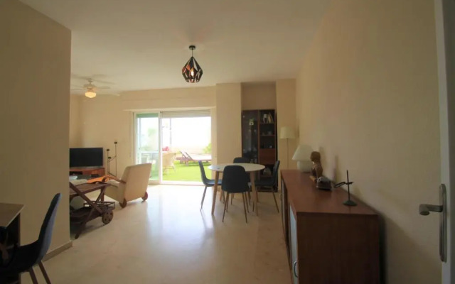 Apartamento CasaTuris enfrente al mar en Playa Muchavista C102