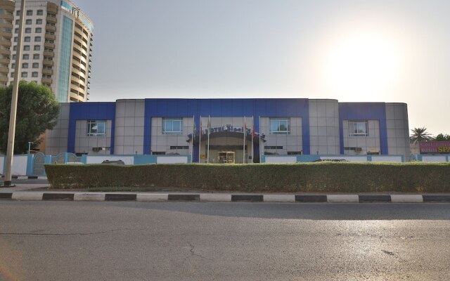 Отель Waves Hotel Ajman ОАЭ, Аджман - отзывы, цены и фото номеров - забронировать отель Waves Hotel Ajman онлайн вид на фасад