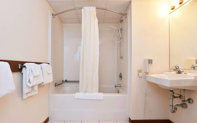 Travelodge by Wyndham Ishpeming/Marquette
