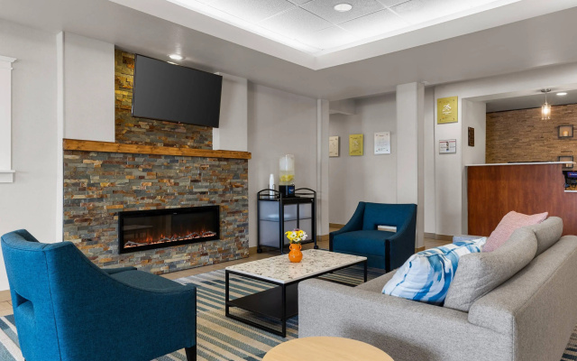 Comfort Inn & Suites Marion I-57