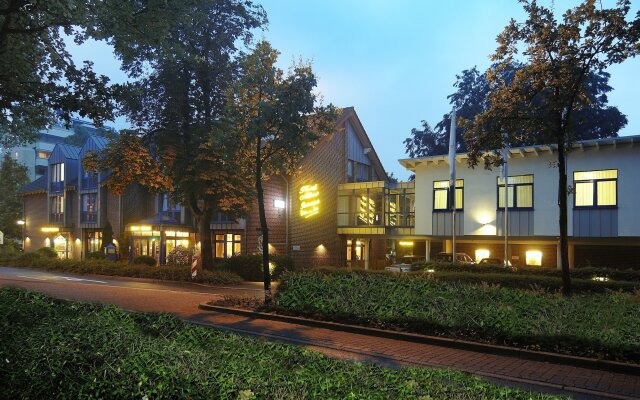 AKZENT Hotel Albert вид на фасад