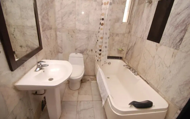 Emirates International Hotel & Suites