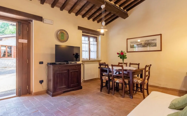 Dreamy Farmhouse with Hot Tub, Garden, BBQ, Swimming Pool