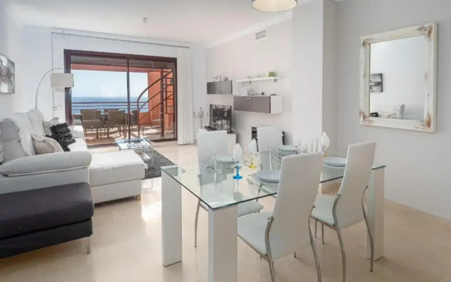 2086-Amazing penthouse 2 terraces sea view