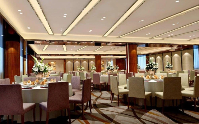 Longquan Sunny Hotel