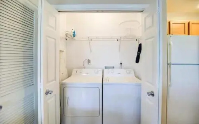 Colony Club U7 condo