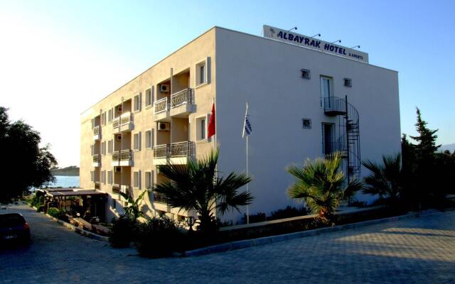 Albayrak Apart Hotel Чешме вид на фасад