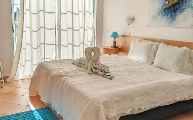 Townhouse 700m from Sao Rafael Beach
