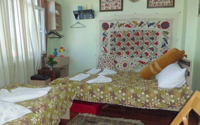 Chora Guesthouse