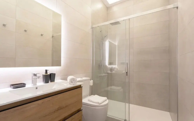 Bright Apartment in Sevilla Teodosio II