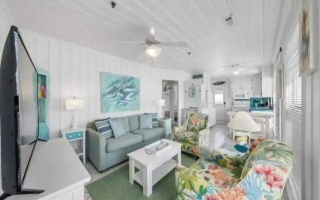Margaritaville 2 Bedroom Home by RedAwning