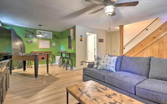 Game Room + Fire Pit: Weaverville Family Home!