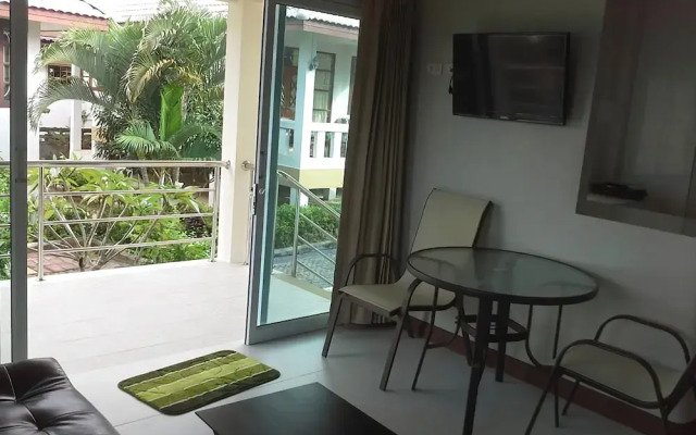 Krisada Beach Resort