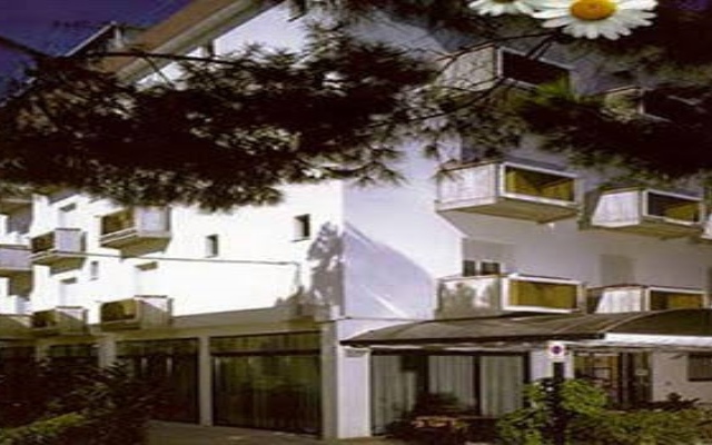 Hotel Villa Argia Римини вид на фасад