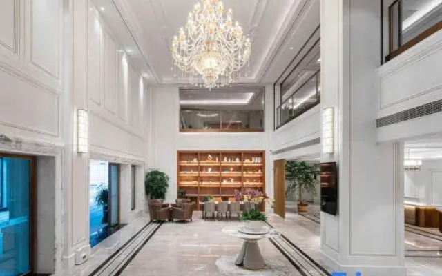 Vienna International Hotel (Dehong Mangshi Airport)