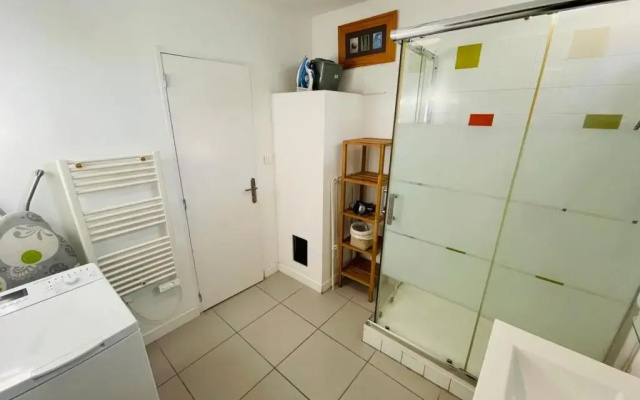 Furnished Studio in A Quiet Authentic Area Near All Amenities