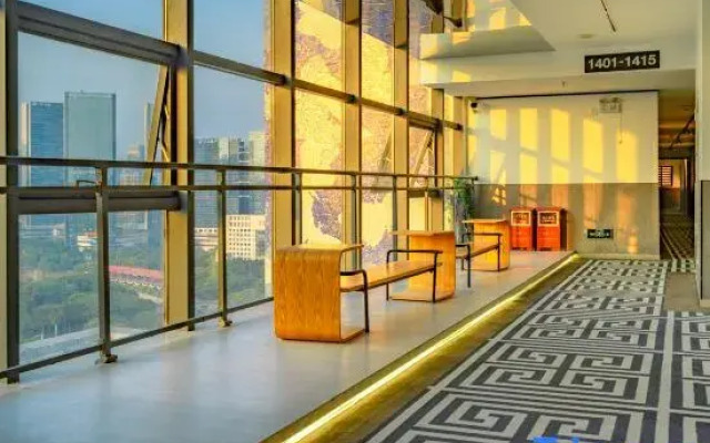 CityFront Horizon Hotel