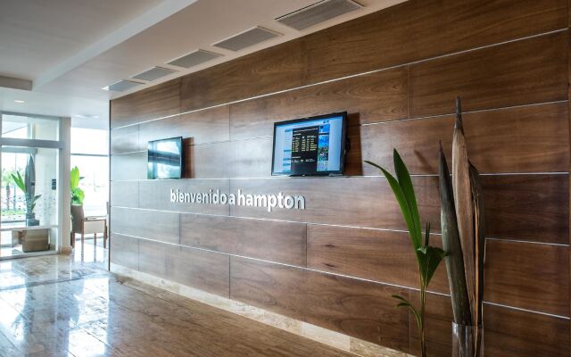 Отель Hampton by Hilton Santo Domingo Airport вид на фасад