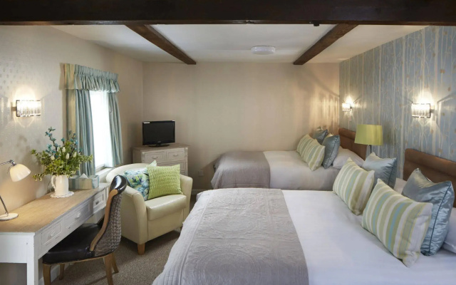 Drayton Court Hotel