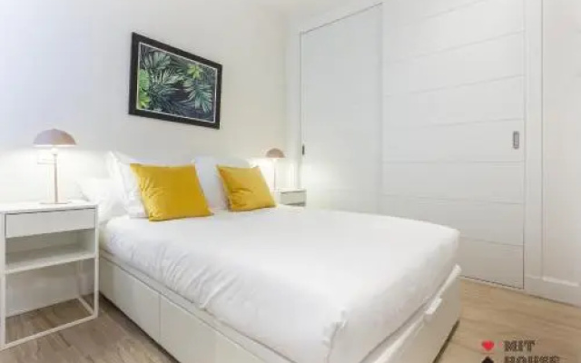 Mit House Universidad En Madrid
