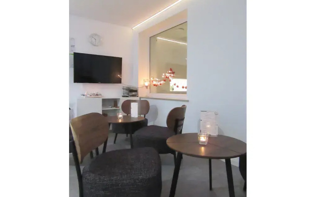 Minsu Hotel