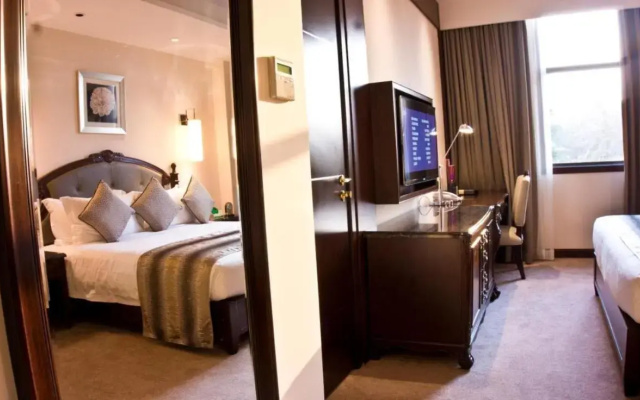 Amazing Duplex Suite Available