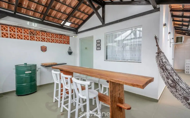 Complete House Just Minutes From the Beach Jcs0874